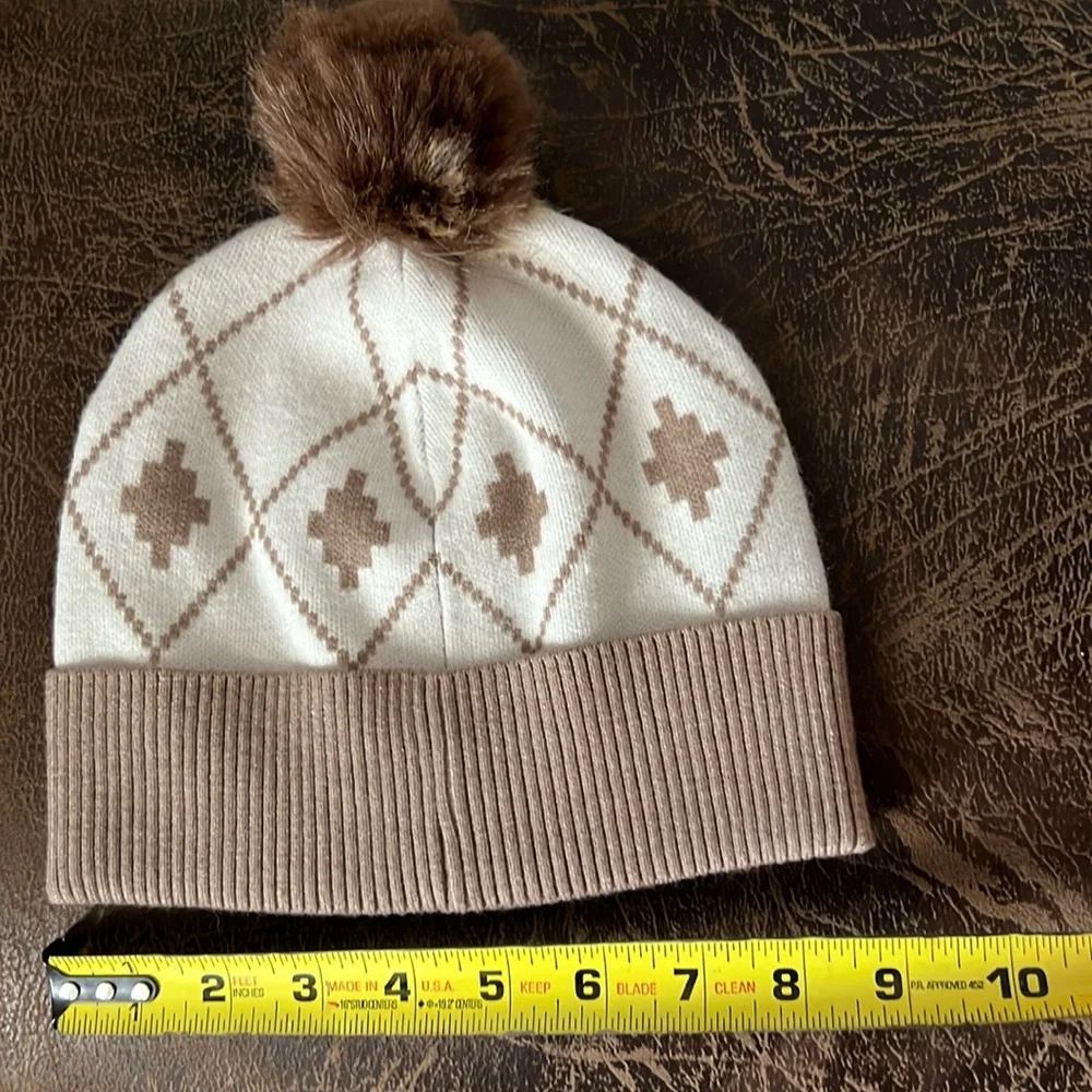 ❤️HOST PICK❤️Rachel Zoe Tan & White Pompom Hat-Like New